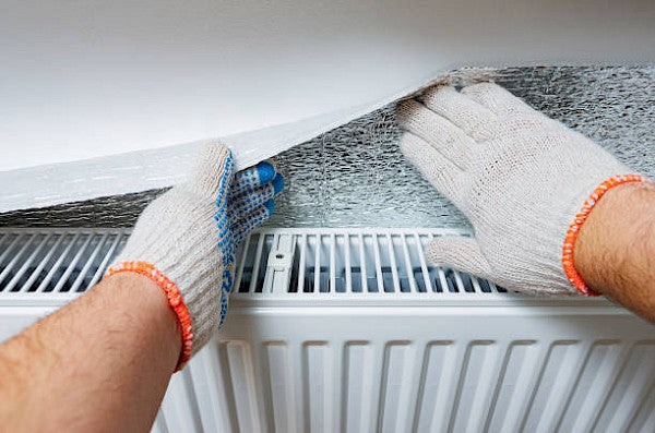 Radiatorfolie: Werkt het echt en hoe breng je het aan?