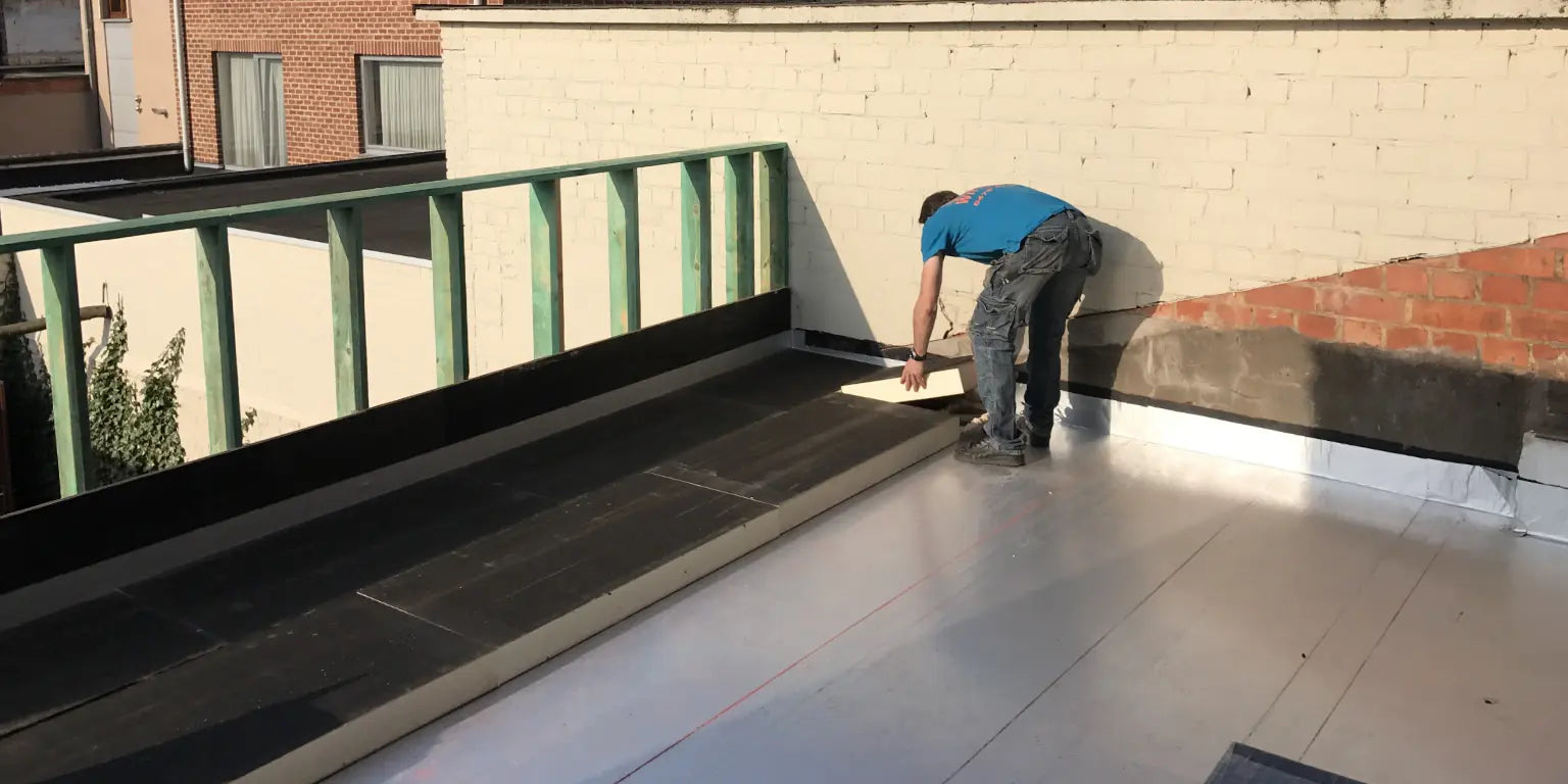 Plat dak isolatie buitenzijde